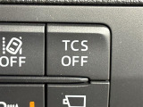 【トラクションコントロールシステム(TCS)】水にぬれた路面や雪道などのすべりやすい路面での発進や旋回加速時に起こる駆動輪の空転を防ぎ、適切な駆動力と操縦性を確保します!