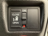 【パワースライドドア】助手席側がパワースライドドアになっており、運転席のスイッチやスマートキーでも開閉が可能です!開口部も広いので乗り降りも楽々♪