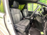 運転席シート廻りは使用感も少なく、良好な状態となっています。丁寧に使われていたことがよくわかりますね。