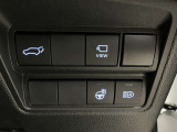 トランク開閉時にボタン一つで操作できるパワーバックドアを搭載。荷物の乗せ降ろしがラクラク☆