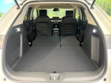 普段のお買い物や通勤、送迎等に十分な荷室スペースを確保しております。セカンドシートを倒すと、大きな荷物の積載も可能です♪