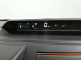 とっても見やすいメーターです。夜間時はラグジュアリーな気分にさせてくれる照明が魅力ですので、夜のドライブも楽しみになりますよ♪