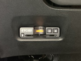 ハンドルの左下にETC2.0がついています。高速道路の料金所の通過も楽々です。 カードの取り出しもしやすい場所についています。