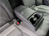 後部座席にも装備しております。