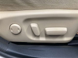 電動パワーシートでシート調整もラクラクです。腰回りのランバーサポートで疲れにくいのも嬉しいですね♪