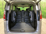 普段のお買い物や通勤、送迎等に十分な荷室スペースを確保しております。セカンドシートを倒すと、大きな荷物の積載も可能です♪
