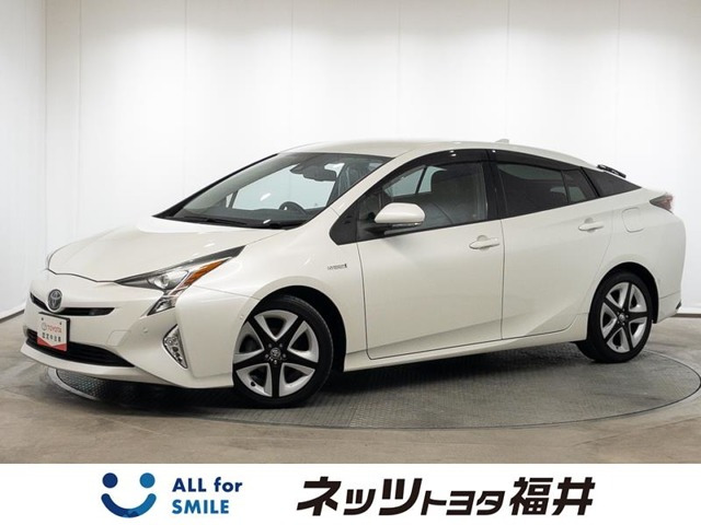 トヨタ プリウス 