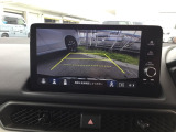 バックモニター付きで、車庫入れやバック時の後方確認をしっかりサポート。モニターに映し出される映像で死角も確認しやすく、狭い場所での駐車や後退時の操作をより安心して行えます。