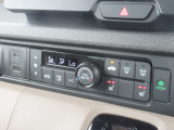 フルオートエアコン/運転席助手席シートヒーター