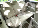 3列目シートはもちろん状態良好☆大人でもゆったりと座って頂けますので、大人数でのお出かけもラクラクです♪ご家族で、気の知れた仲間で、ドライブに行くのが楽しみですね♪