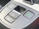 電動パーキングブレーキ・オートブレーキホールドです。ボタンを引っ張るだけでサイドブレーキがかかります。オートブレーキホールドは信号待ちや渋滞でもブレーキを踏み続ける必要なし!楽に運転できます!