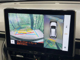 【パノラミックビューモニター】専用のカメラにより、上から見下ろしたような視点で360度クルマの周囲を確認することができます☆死角部分も確認しやすく、狭い場所での切り返しや駐車もスムーズに行えます。