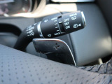 ステアリングパドルシフト『クイックなシフト操作が可能!レスポンスが高く、運転者様のギア変則にしっかりとついてきてくれます!ジャガーと一体となれる装備です。』