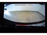 バックモニター付き。車両後方の映像が画面に表示されるので、車庫入れが苦手な人も安心です。ただし、目視確認もお忘れなくお願いいたします。