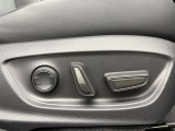 パワーシート搭載。微妙な調整が手軽にでき、最適なポジションで運転することが可能です。