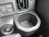 運転席で使用できるドリンクホルダーです。