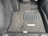 純正のフロアマット付き!
