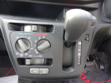 ■インパネ周り■すぐ手の届く場所にスイッチが配置されており、使い勝手が良いです!日々の運転も快適になりますね♪