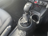【 シフト 】シフトも操作しやすく快適なドライブを楽しんでいただけます。