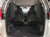 3列目シートを跳ね上げればラゲッジスペースを更に広く使えます。