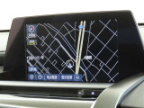 メーカー装着のT-ConnectSDナビを装備しております。