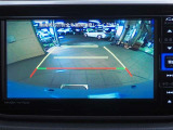 車庫入れなどに活躍するバックモニターも付いてます!