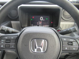 Honda SENSING広い水平画角のフロントワイドビューカメラに加え、前方と後方にそれぞれソナーセンサーを搭載。3つの検知方法によって安全運転をサポートします。