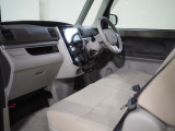内装はもちろんクリーニング済み。気持ちよく乗っていただけます。
