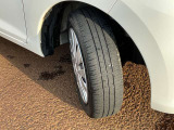 タイヤの溝は少ないです。