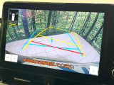 【バックカメラ】駐車時に後方がリアルタイム映像で確認できます。大型商業施設や立体駐車場での駐車時や、夜間のバック時に大活躍!運転スキルに関わらず、今や必須となった装備のひとつです!