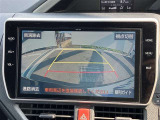 【バックモニター】バックカメラが装着されています。車庫入れが苦手な方もこれがあれば安心ですね