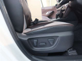 パワーシート搭載。微妙な調整が手軽にでき、ピッタリなポジションで運転することが可能です。