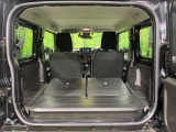 後席を格納すると、これだけの広さが!シーンに合わせたシートアレンジで、大きな荷物も積むことが出来ます♪
