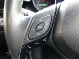 ステアリングに各種スイッチが付いてますのでとっても便利です。