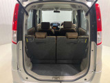 【ラゲッジルーム】たっぷり荷物も積み込める荷室スペース★