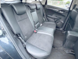 後部座席も気になるようなキズ・汚れやへたり等、大きなダメージはなく、良好な状態です。