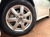 【アルミホイール】外観にマッチしたアルミホイールを装着しております。各種アルミホイールや、スタッドレスタイヤも取扱いしております。是非ご相談ください♪