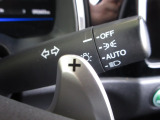 マニュアル車のような感覚で、ワインディングロードでも車を操れるパドルシフト付きです。長い下り坂でのエンジンブレーキや、高速道路の合流の際の加速も思いのままです。