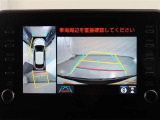 パノラミックビューモニター付きです。車両を上から見たような映像をモニター画面に表示。運転席からの目視では見にくい、車両周辺の状況をリアルタイムでしっかり確認できます。