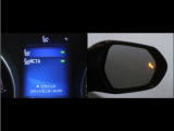 隣車線を走る車両をレーダーで検知し、ドアミラーでは確認しにくい後側方エリアに存在する車両に加え、急接近してくる車両も検知します。車両を検知するとドアミラーに搭載されたLEDインジケーターが点灯します。
