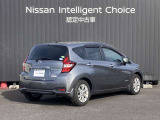 外装色:ダークメタルグレーMです。1年間走行無制限保証。バッテリーも保証対象。全国の日産サービス工場で保証整備が可能です。有料で最長3年間のワイド保証プレミアムもございます。