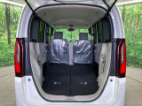 普段のお買い物や通勤、送迎等に十分な荷室スペースを確保しております。セカンドシートを倒すと、大きな荷物の積載も可能です♪