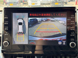 【360度カメラ】全方位モニターを装備し、車両の周囲を上空から見下ろすように映像で確認可能。駐車や狭い道での操作をサポートし、安全性を高めます。