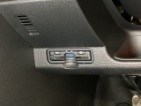 ハンドルの左下にETCがついています。高速道路の料金所の通過も楽々です。 カードの取り出しもしやすい場所についています。