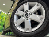 【純正15インチアルミホイール】外観にマッチした純正アルミホイールを装着しております。各種社外アルミホイールや、スタッドレスタイヤも取扱いしております。是非ご相談ください♪