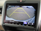 バックをするとき自動でリアの様子が映る『リアカメラ』付き!画面で確認しながらバックができますから安心ですね。でも、目視も大切ですよ!安全第一でお願いします!