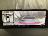 狭い場所での駐車やすれ違いなどでより的確な運転操作に役立つ360&deg;ビューモニターが装備されています。