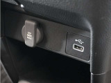 12V電源ソケット、USB接続端子!使いやすい場所に!装備が充実しています♪