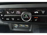 シートヒーター装備付き車!!座席に埋め込まれた電熱線によりシートを暖めることが出来る装備で、温められたシートは、寒い冬には最適です!!