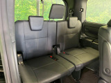 3列目シートはもちろん状態良好☆大人でもゆったりと座って頂けますので、大人数でのお出かけもラクラクです♪ご家族で、気の知れた仲間で、ドライブに行くのが楽しみですね♪